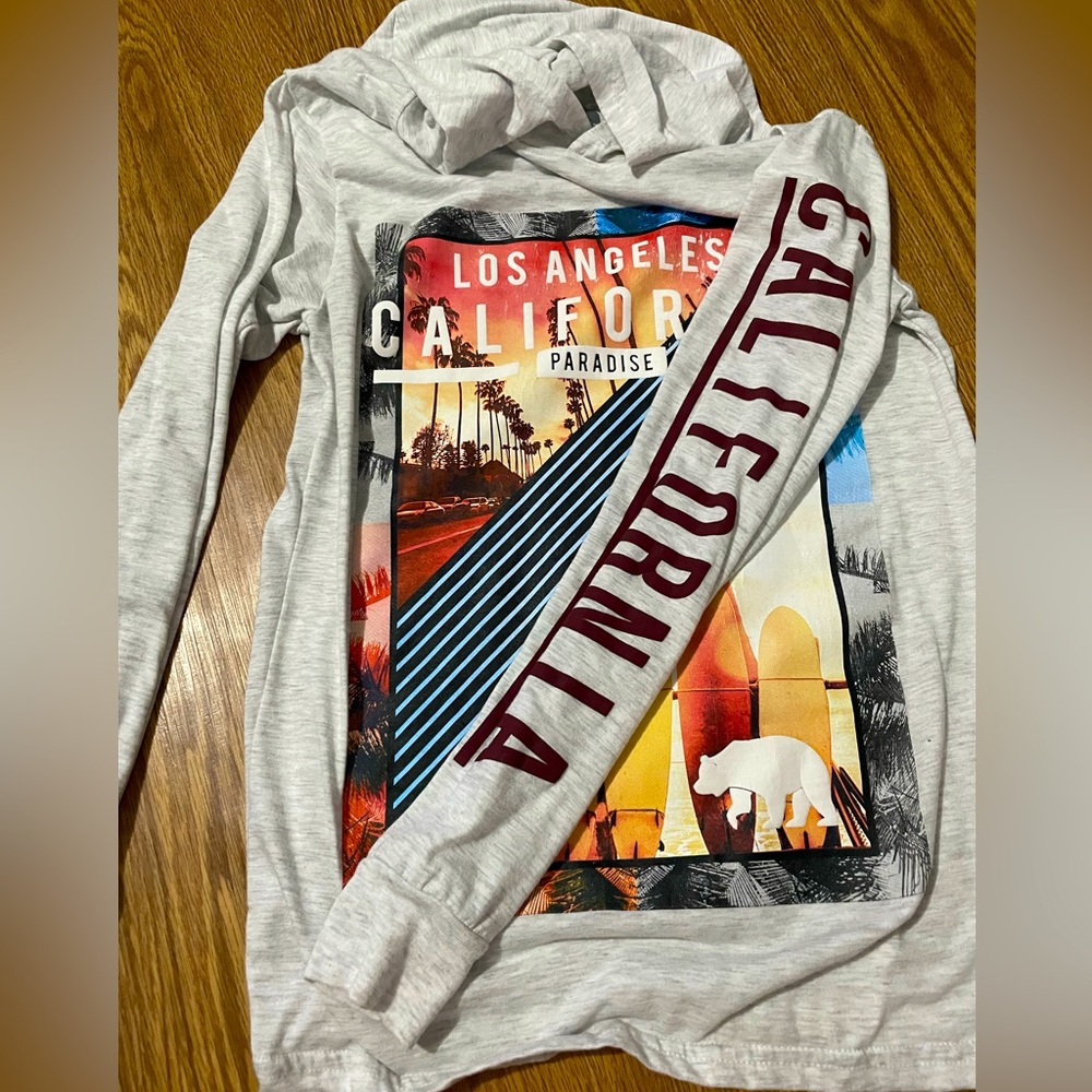 California style hooded long sleeve shirt
